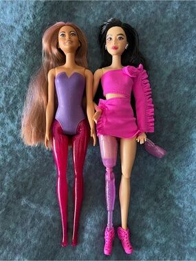 Barbie w/fashion prosthetic leg and super cute dress set & friend w/similar legs